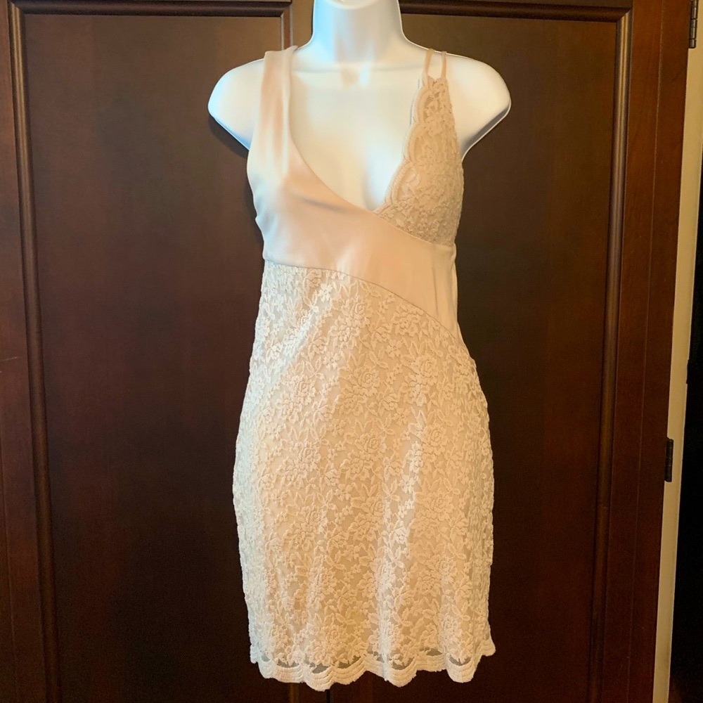 NWT!! Free People beautiful dress! Perfect for Graduation! - Picture 3 of 12